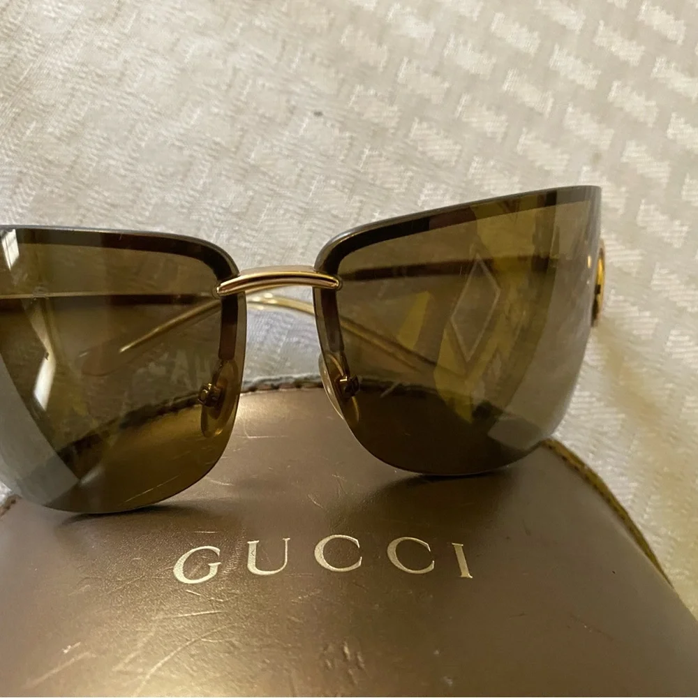 Gucci Women's Brown Gradient Shield Sunglasses Y2K